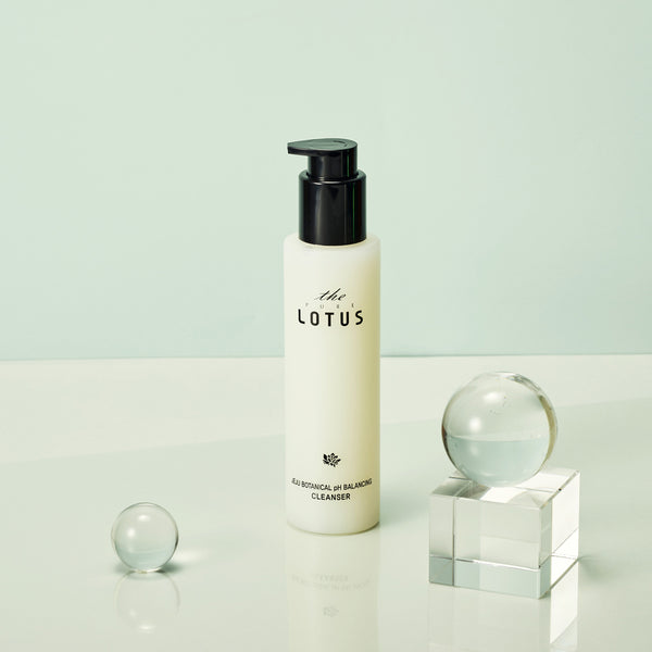 the pure lotus makeup cleanser deep cleans all dirt